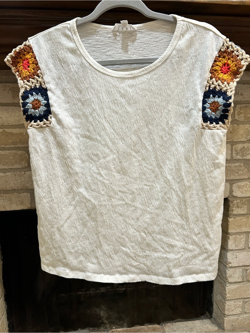 THML Women’s Cream Crochet-Accent Sleeveless Top EUC